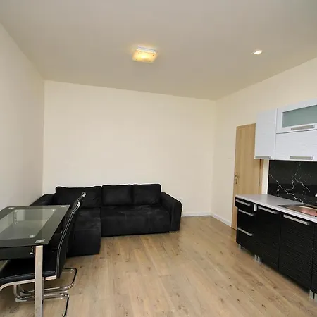 Mojzitov Dvor 아파트